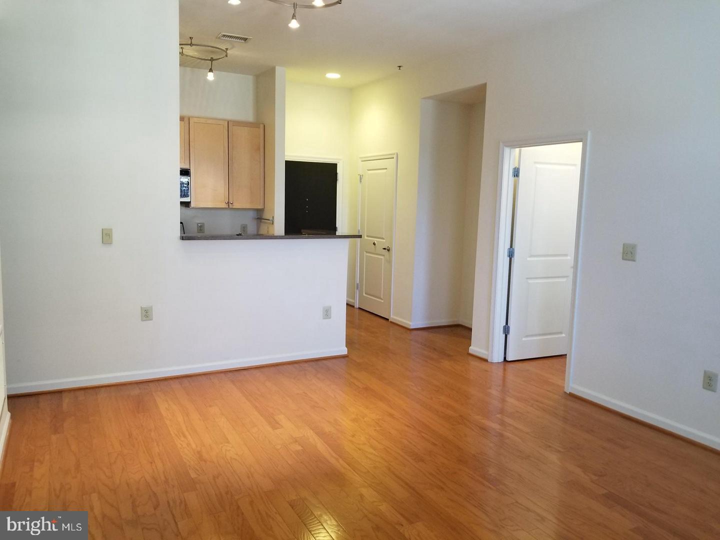 THE ROYALTON - Residential Lease