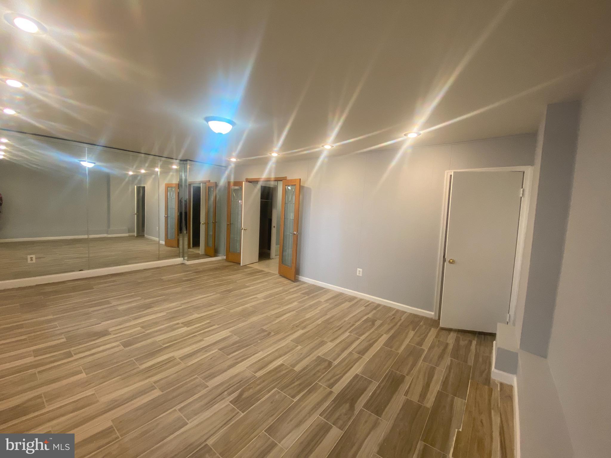 GREENWICH HILL - Residential Lease