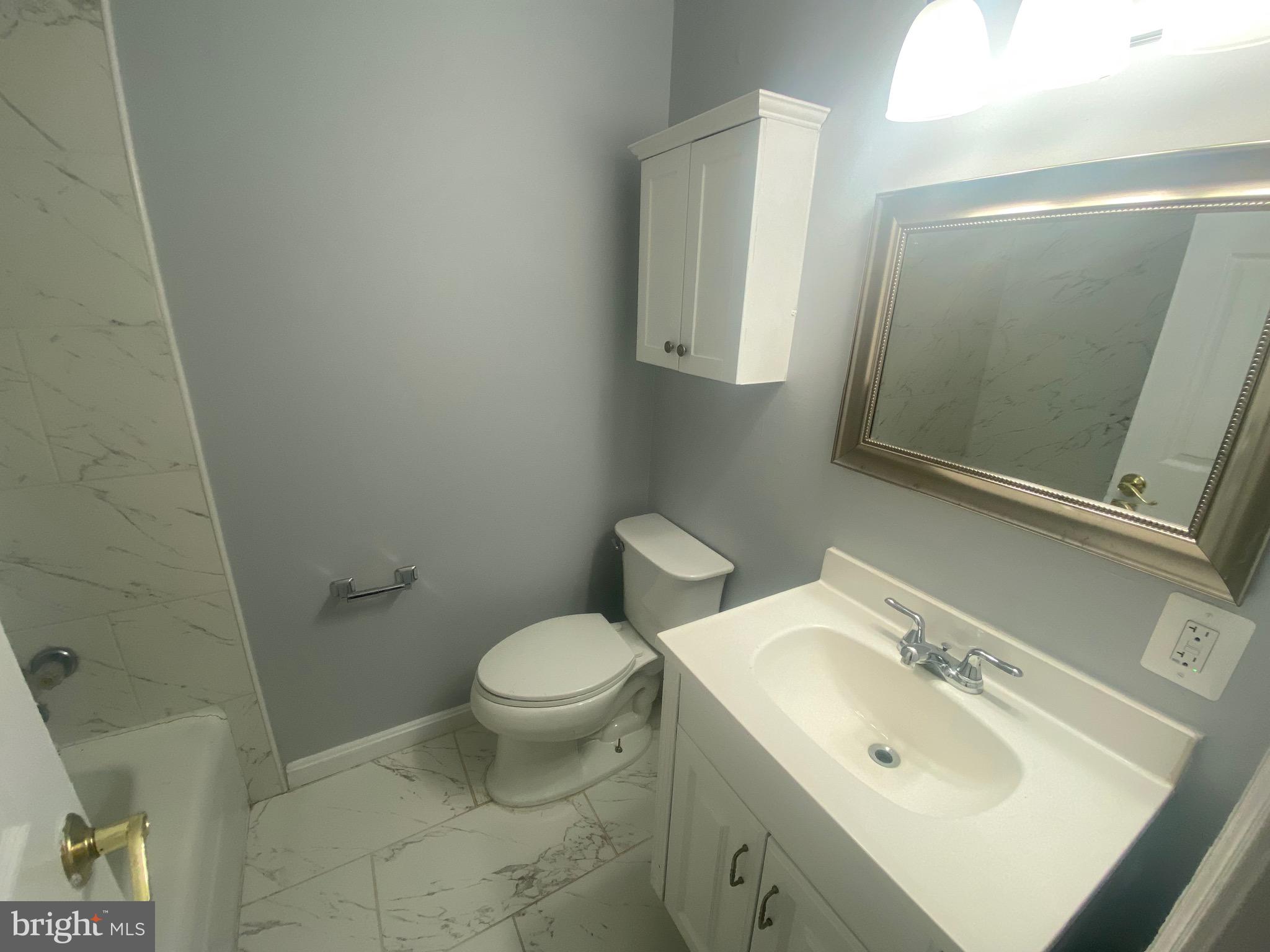 GREENWICH HILL - Residential Lease