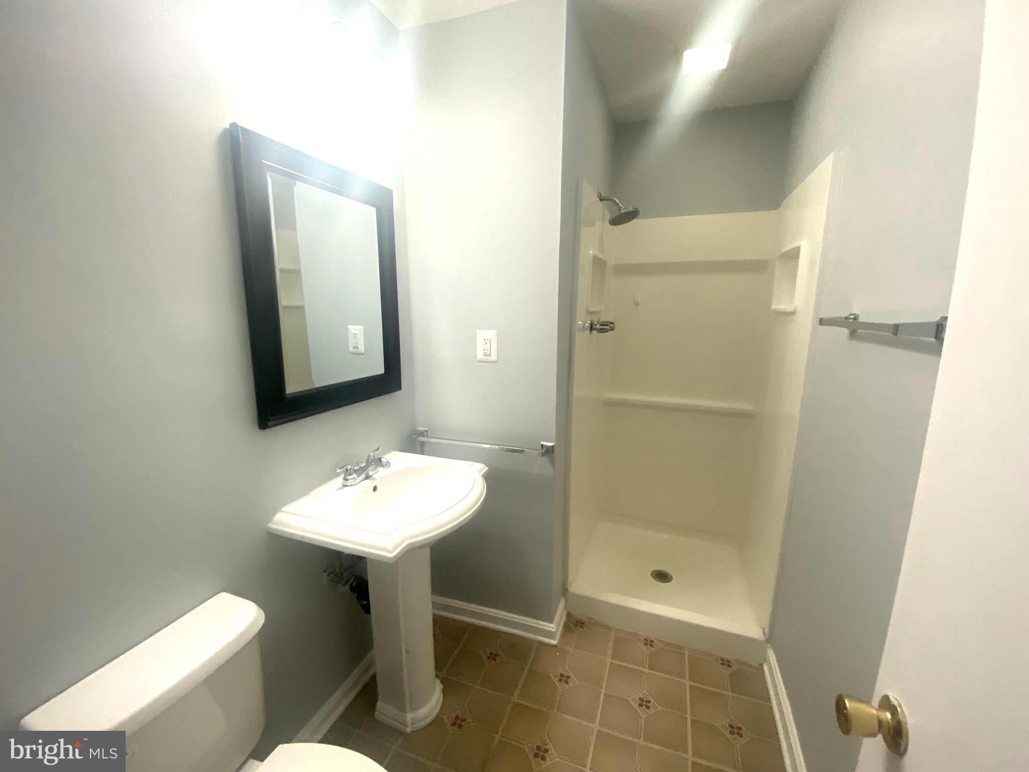 GREENWICH HILL - Residential Lease