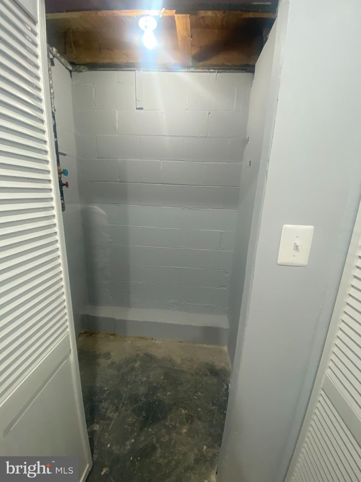 GREENWICH HILL - Residential Lease