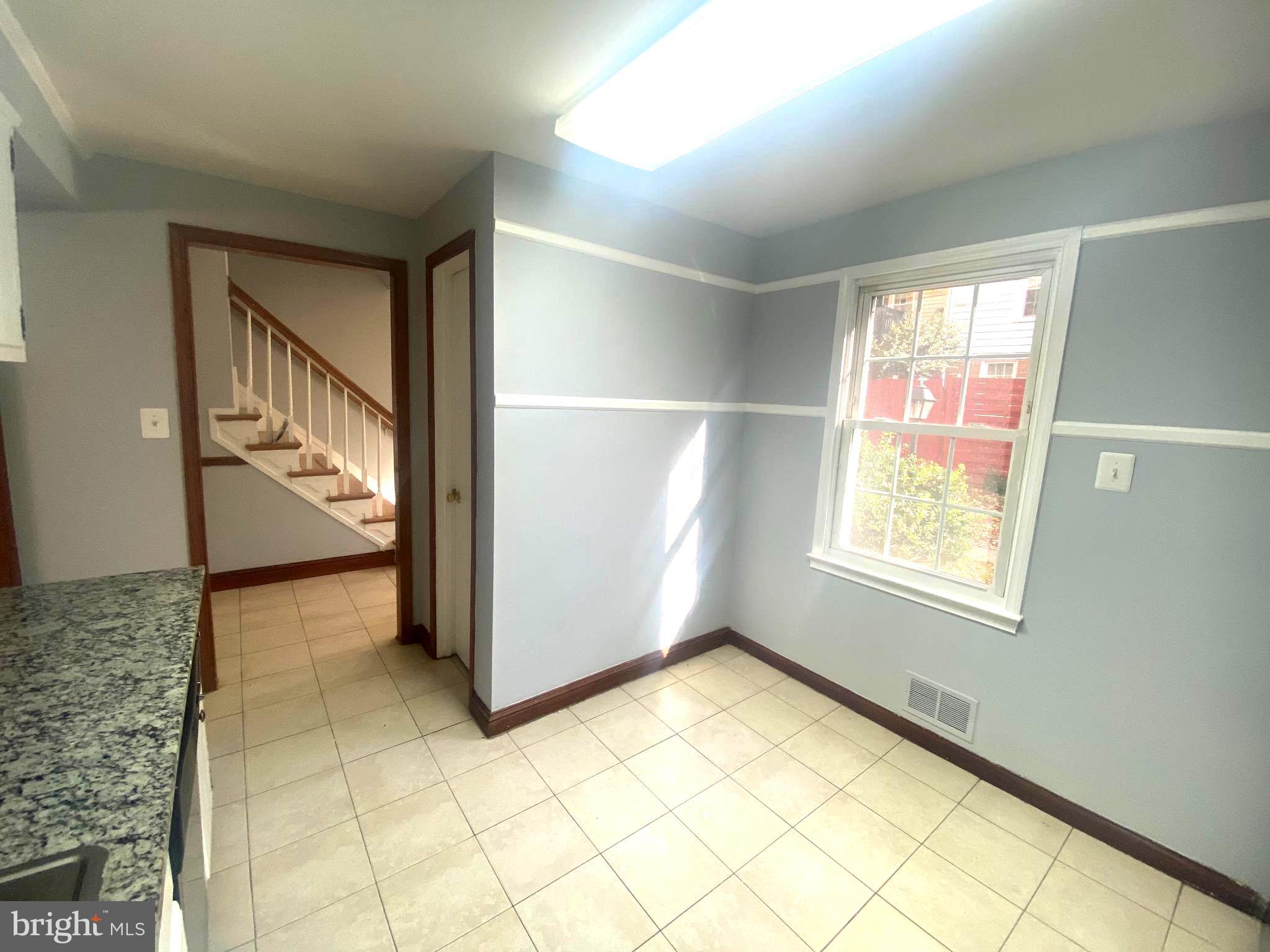 GREENWICH HILL - Residential Lease