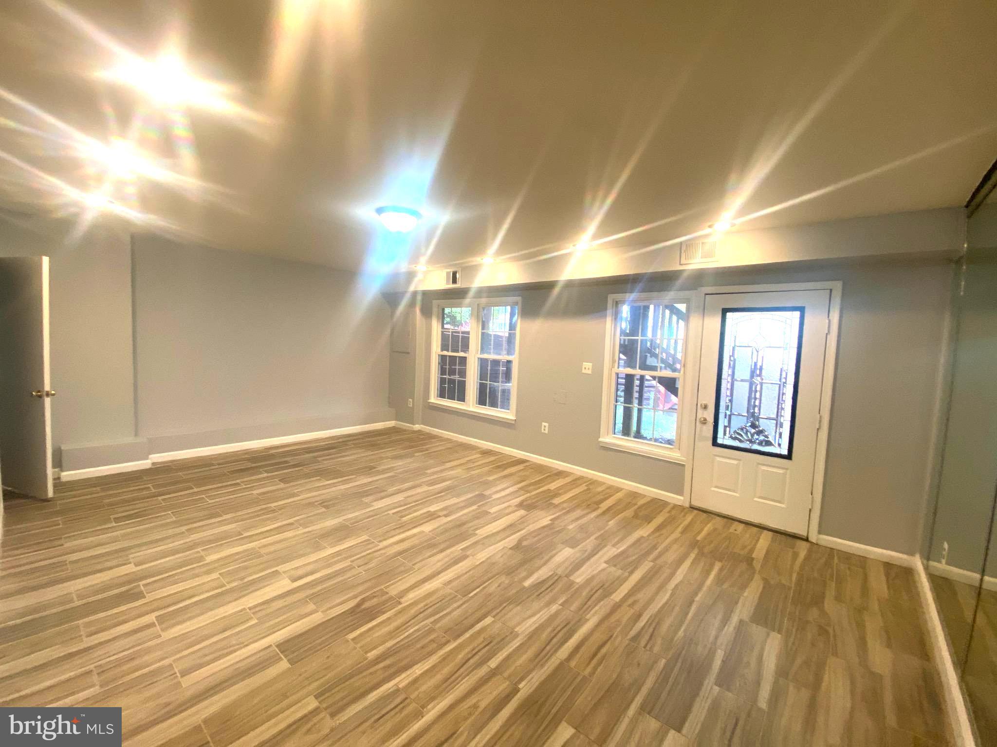 GREENWICH HILL - Residential Lease