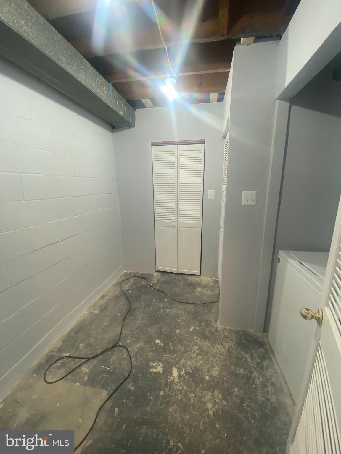 GREENWICH HILL - Residential Lease