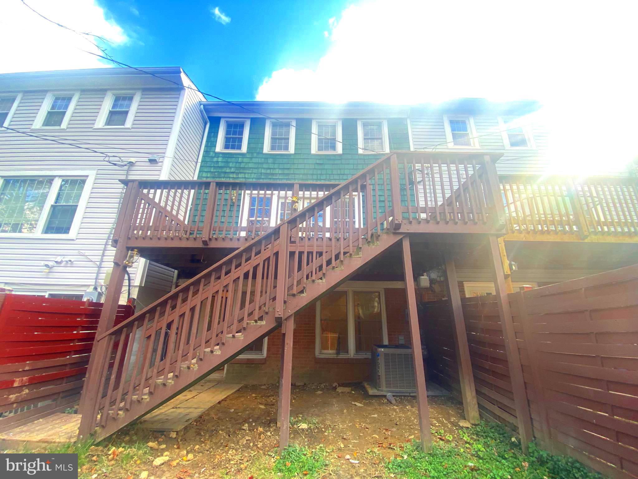 GREENWICH HILL - Residential Lease