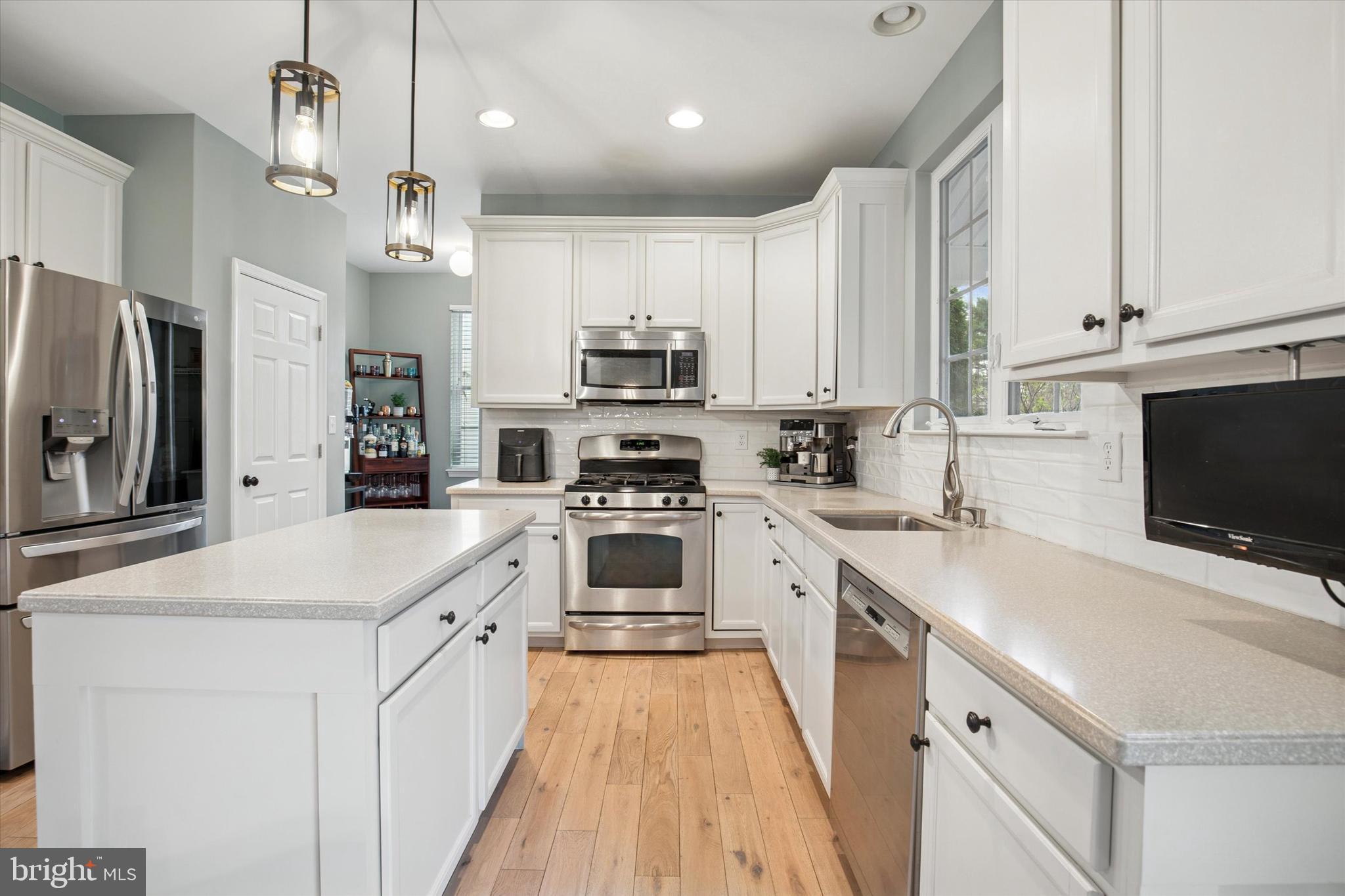 OAK CREEK - Residential