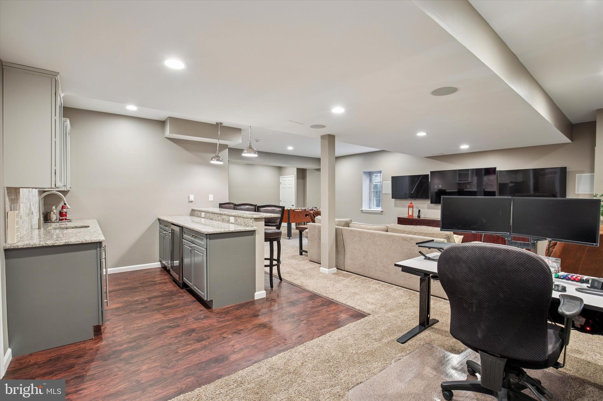 OAK CREEK - Residential