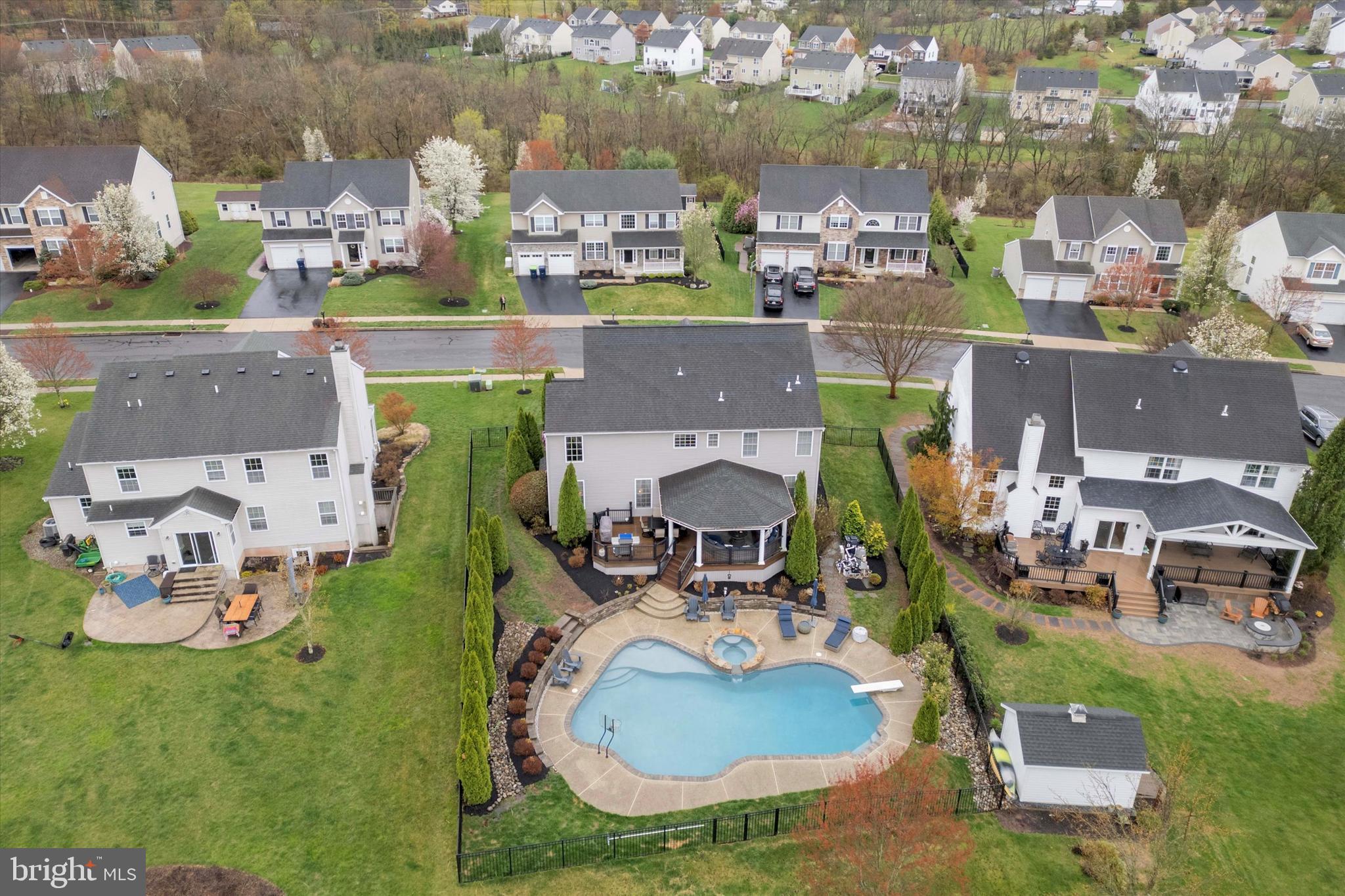 OAK CREEK - Residential