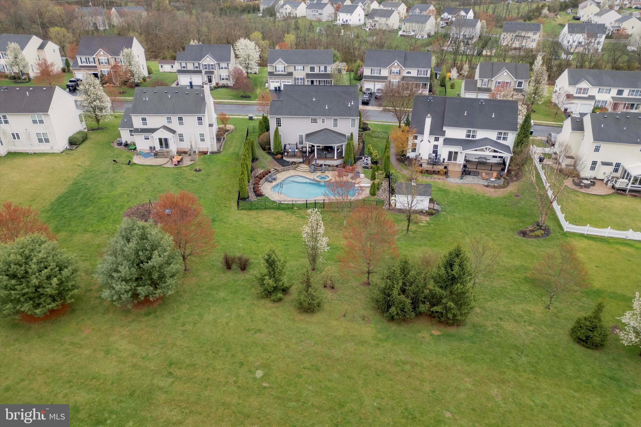 OAK CREEK - Residential