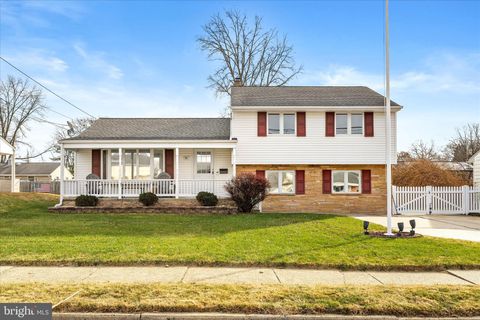 Homes For Sale - 90 Hempstead Road<br/> HAMILTON, NJ 08610