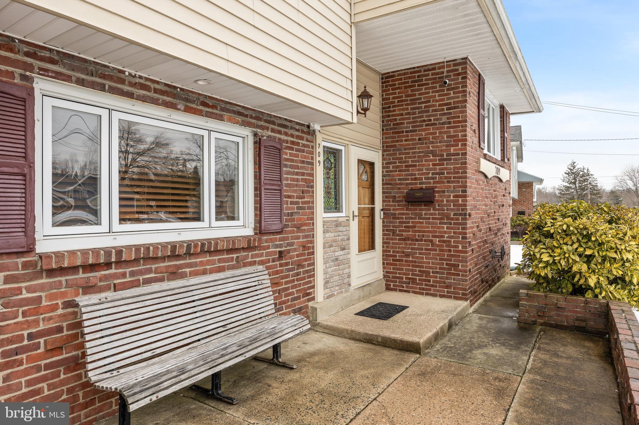 709 DARTMOUTH AVENUE