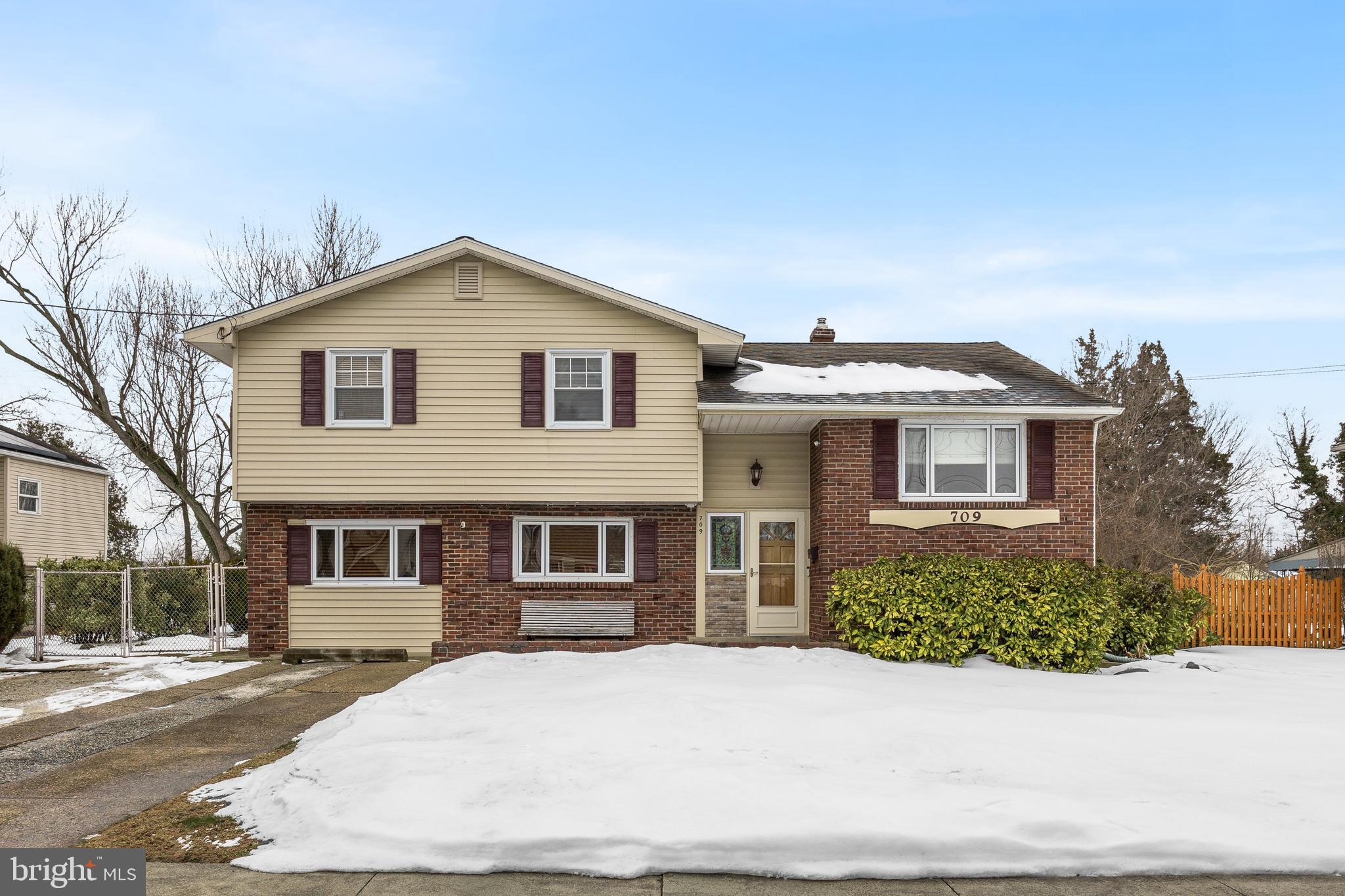 709 DARTMOUTH AVENUE