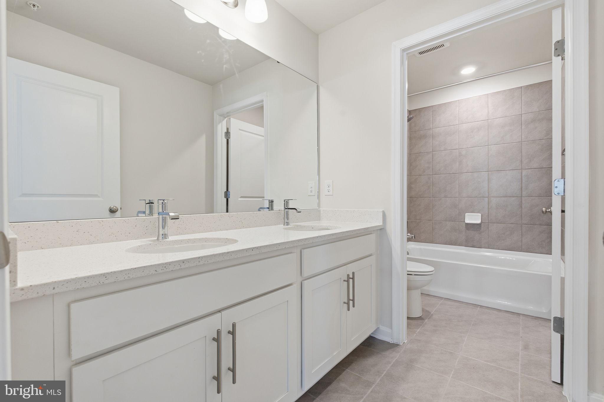 CREEKSIDE ESTATES - Residential