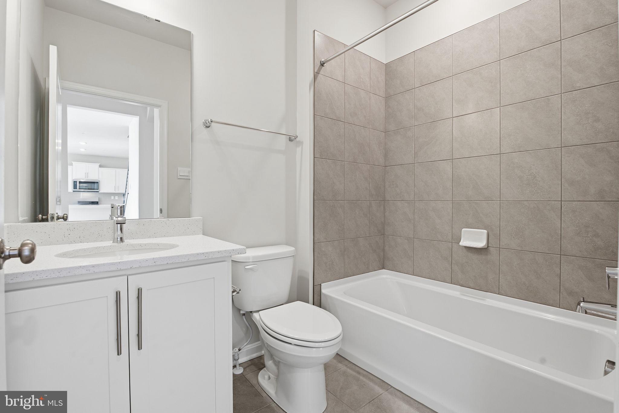 CREEKSIDE ESTATES - Residential