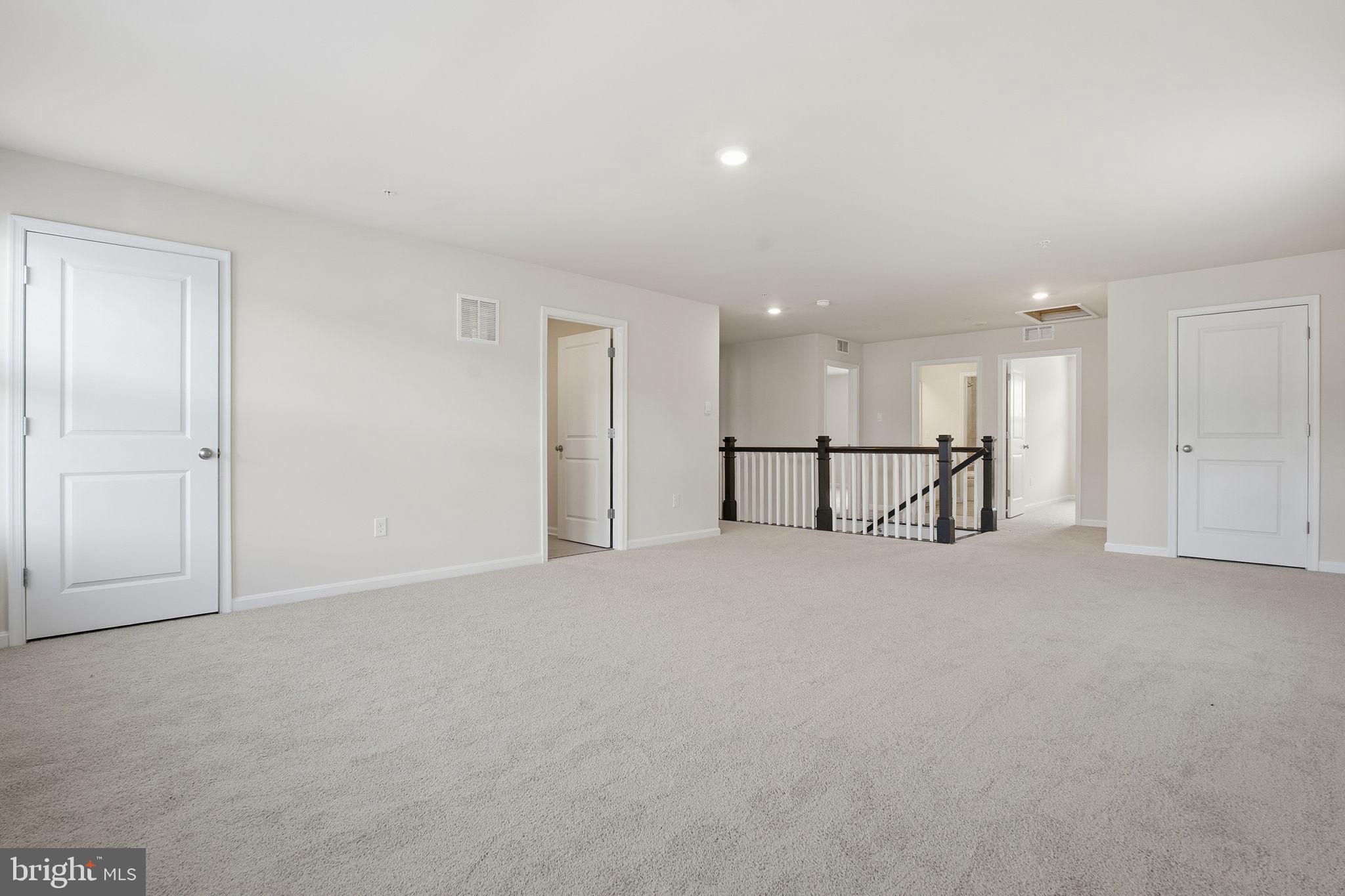 CREEKSIDE ESTATES - Residential