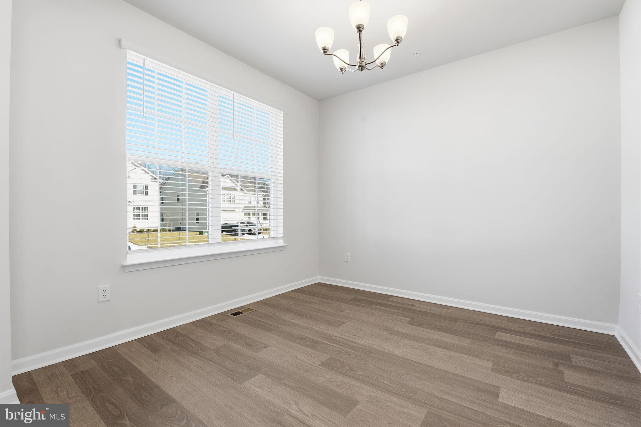 CREEKSIDE ESTATES - Residential