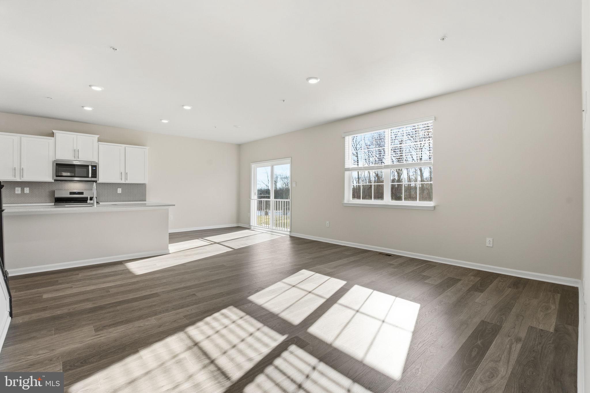 CREEKSIDE ESTATES - Residential