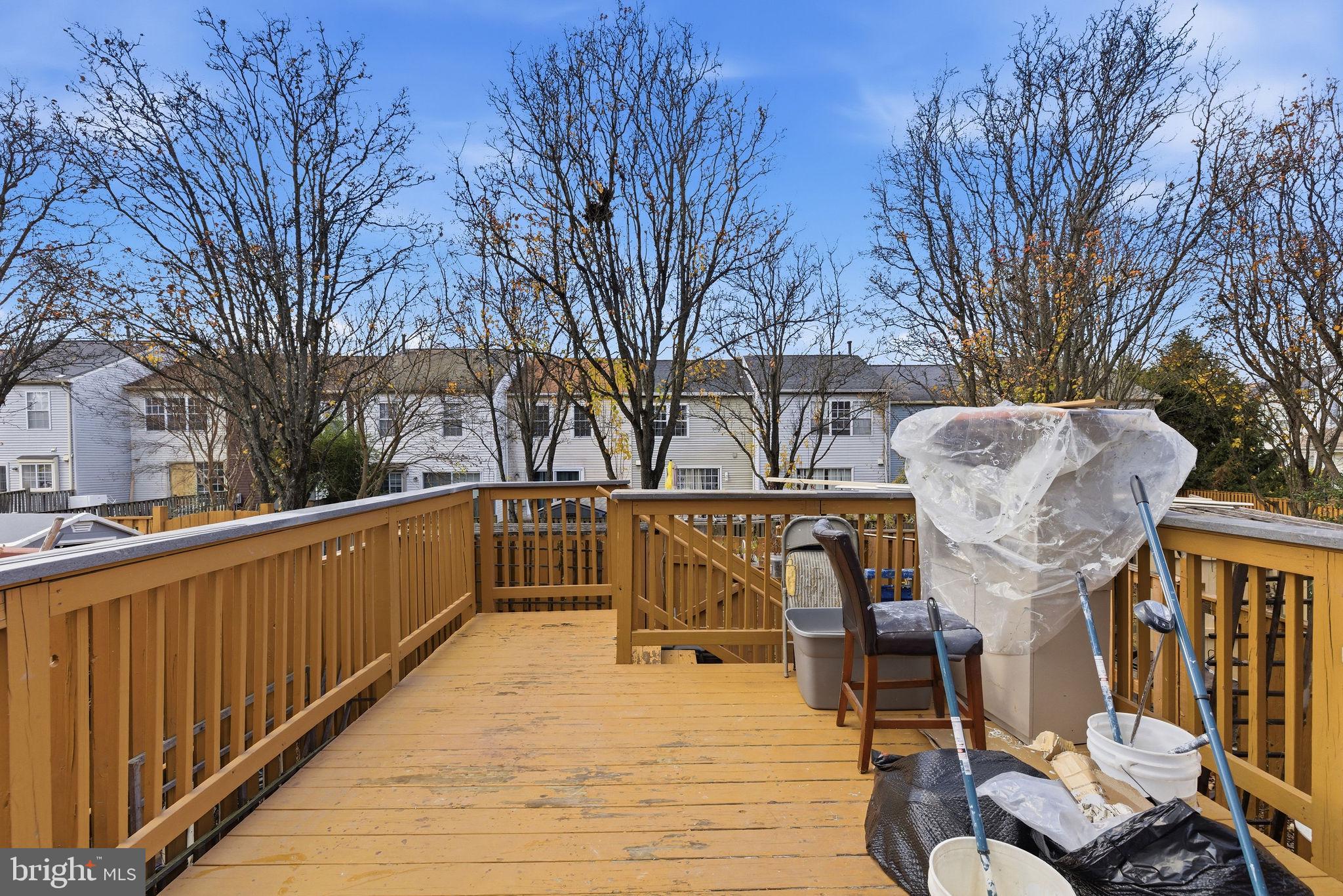 LONDON TOWNE - Residential Lease