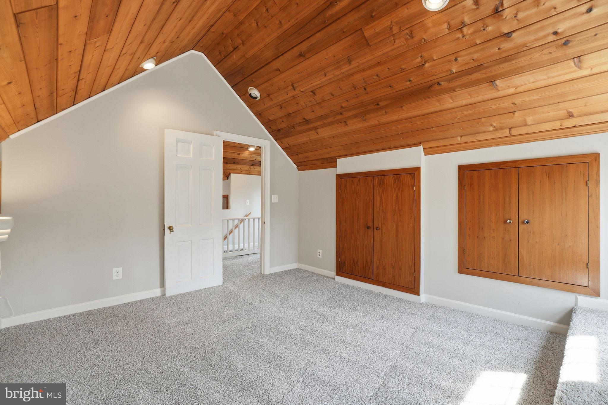 ARLINGTON RIDGE - Residential