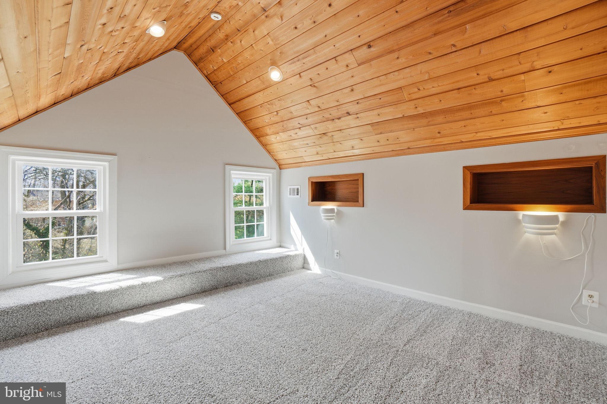 ARLINGTON RIDGE - Residential