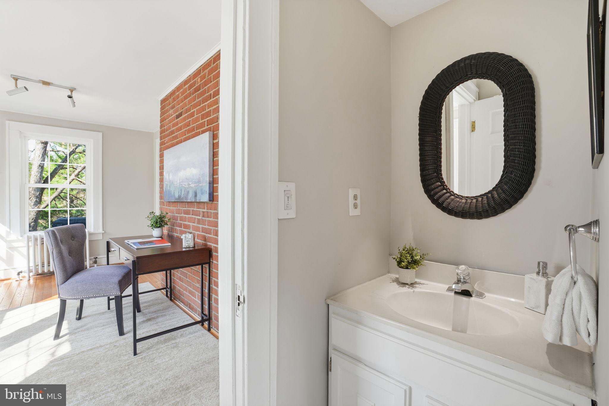 ARLINGTON RIDGE - Residential