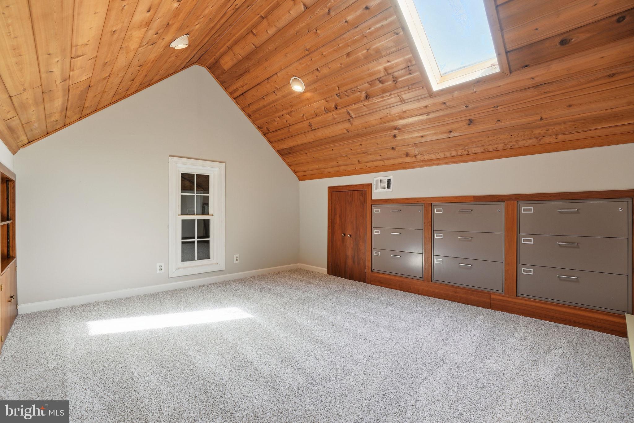 ARLINGTON RIDGE - Residential