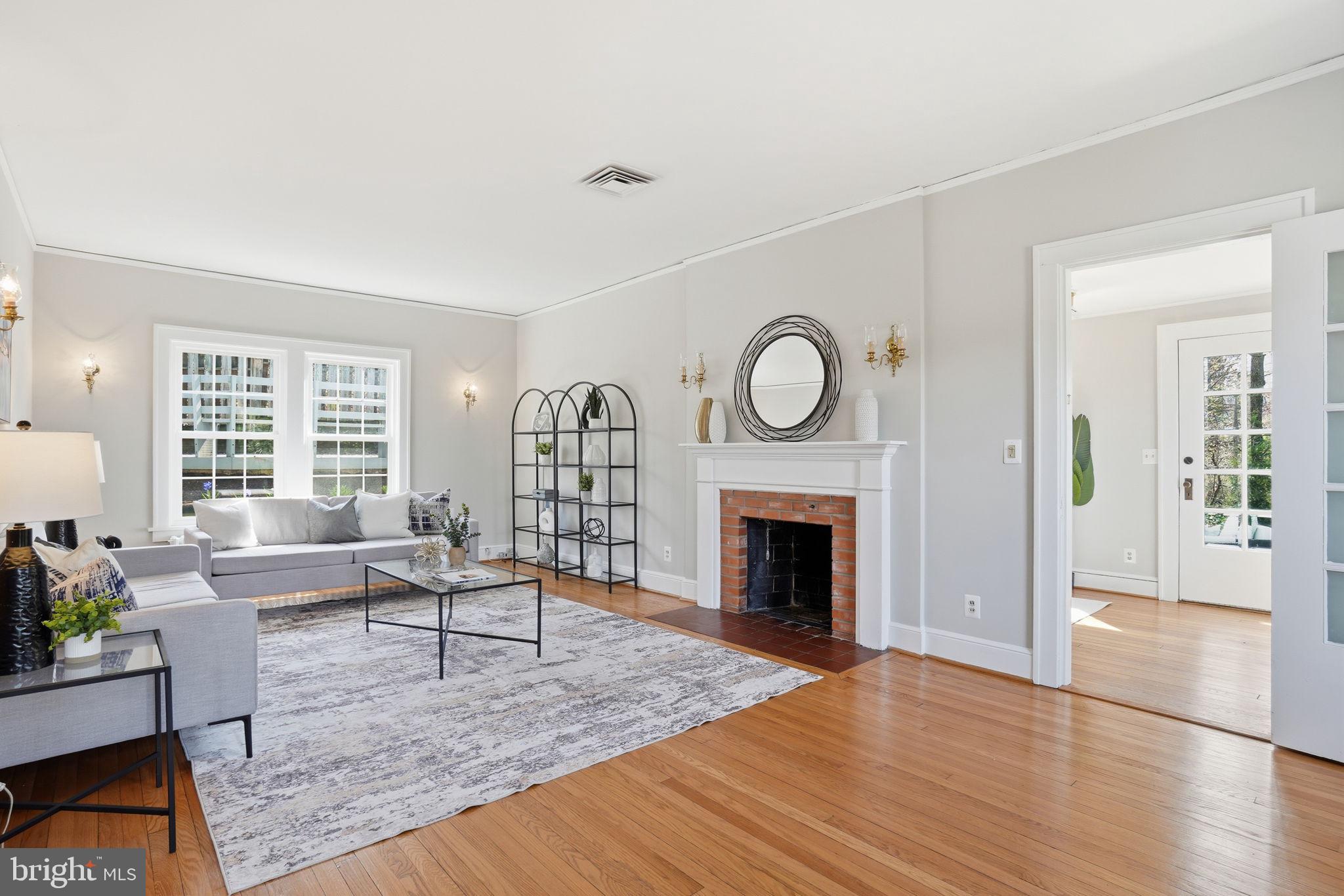 ARLINGTON RIDGE - Residential