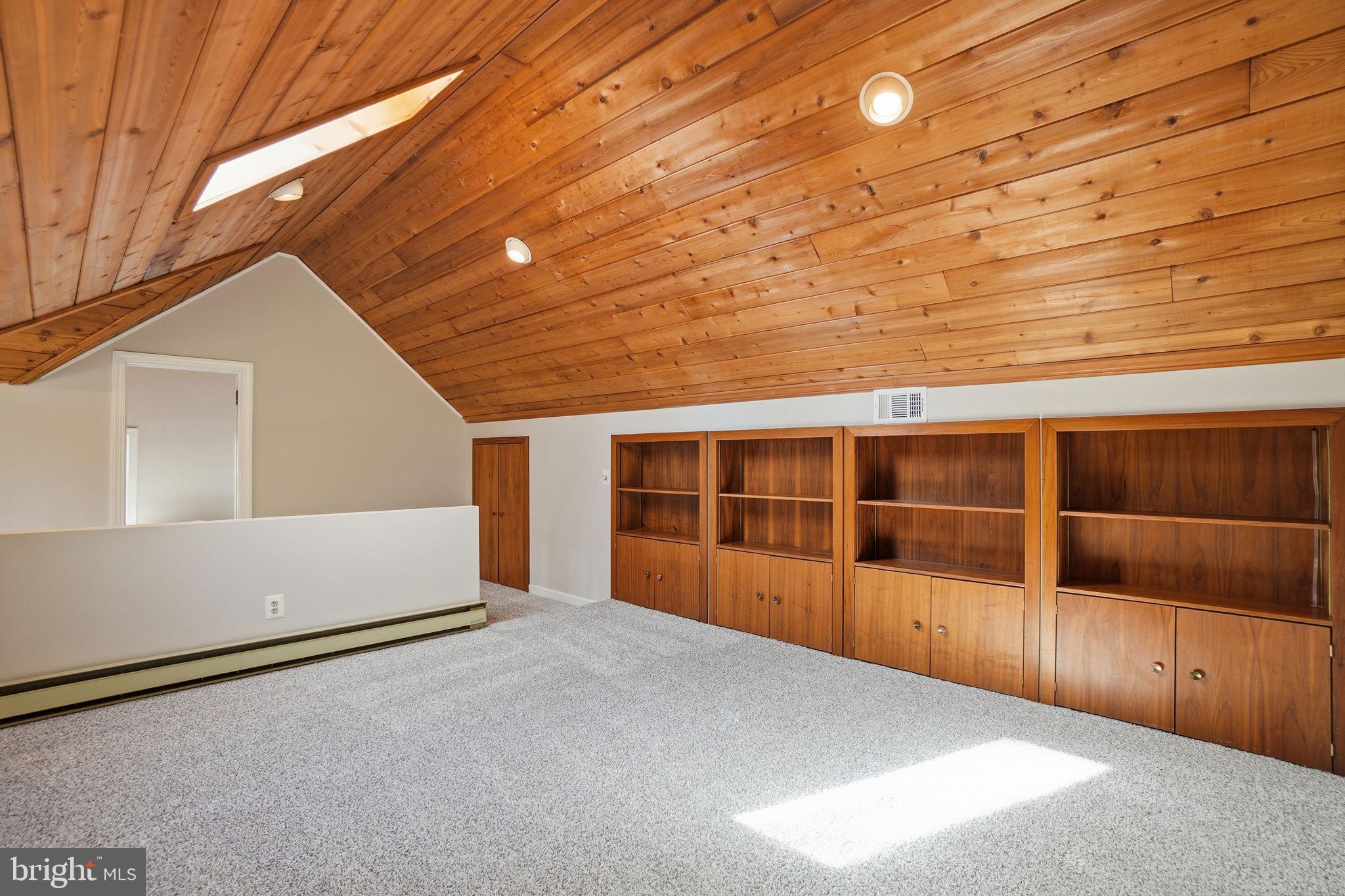 ARLINGTON RIDGE - Residential