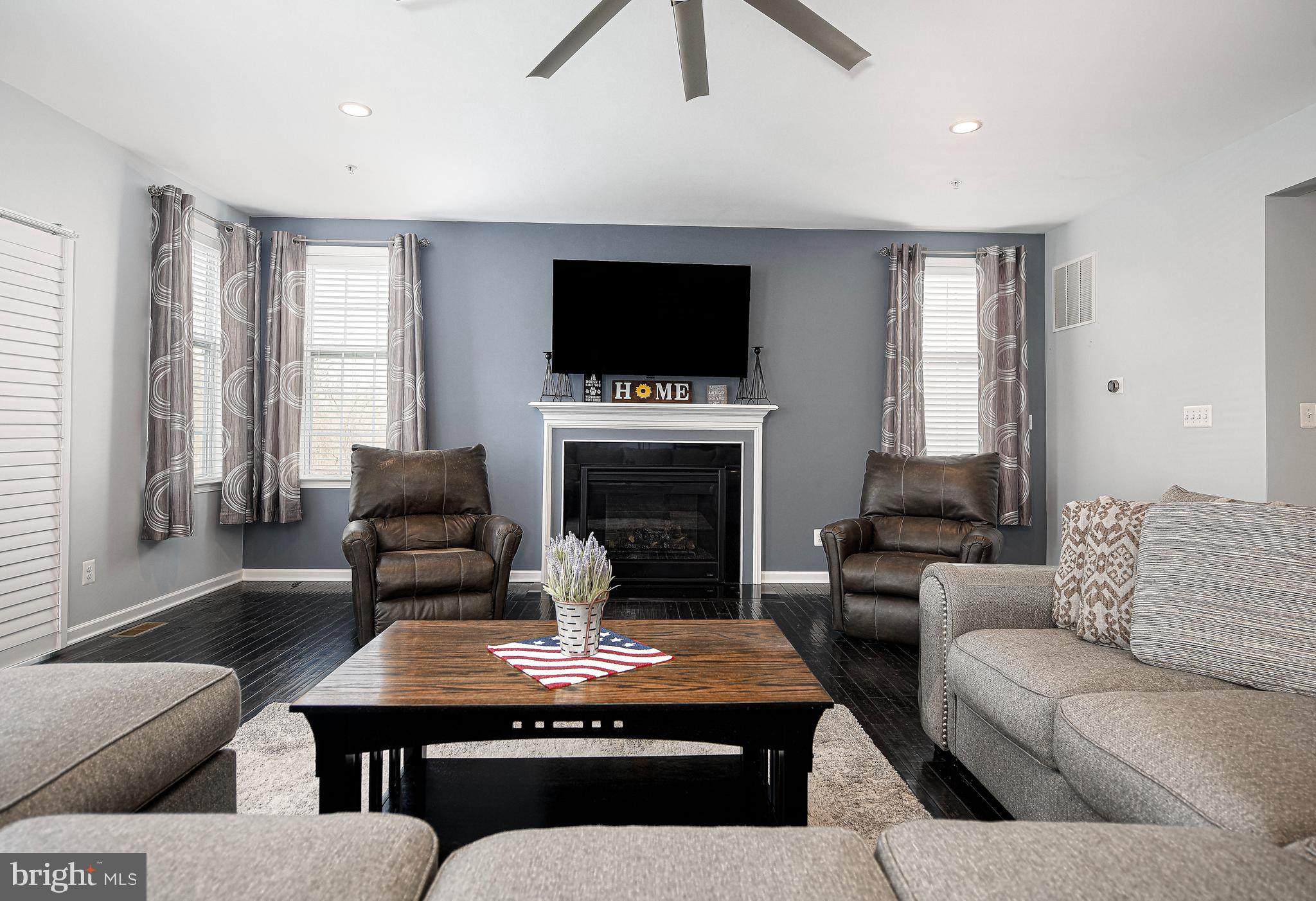 LAUREL RIDGE - Residential