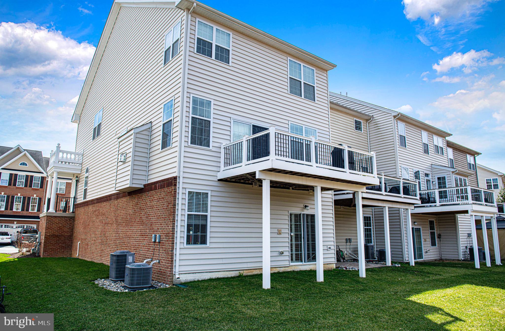 LAUREL RIDGE - Residential