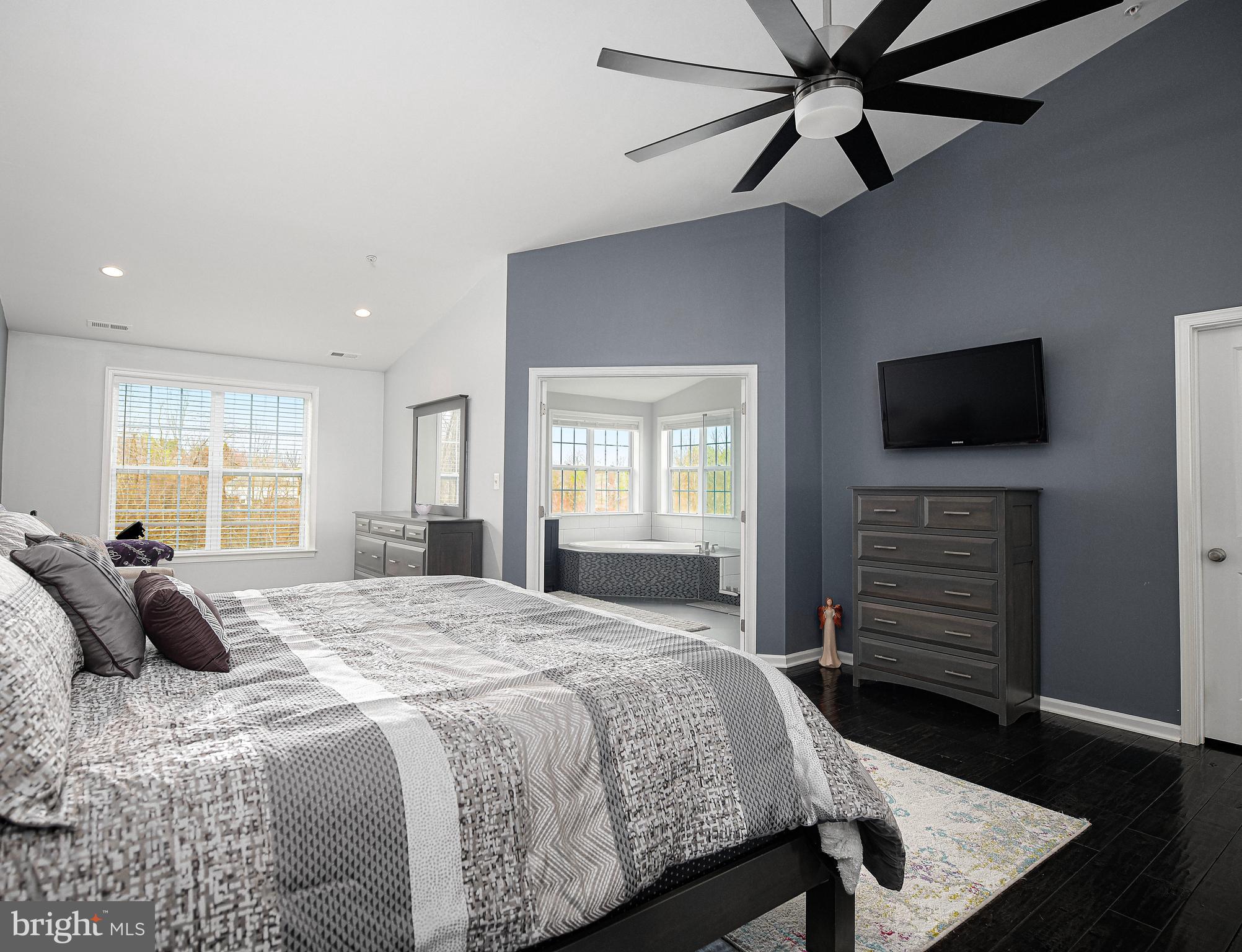 LAUREL RIDGE - Residential