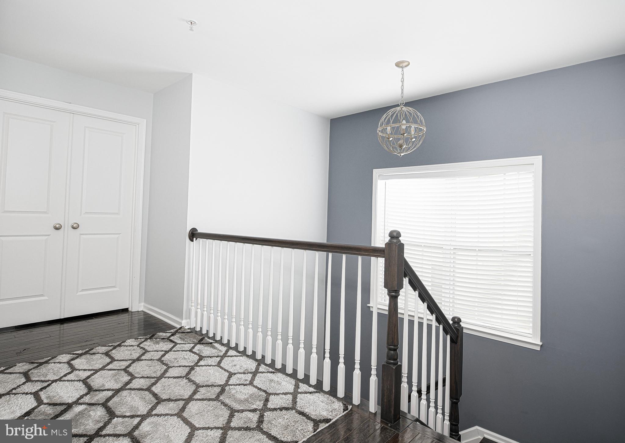 LAUREL RIDGE - Residential