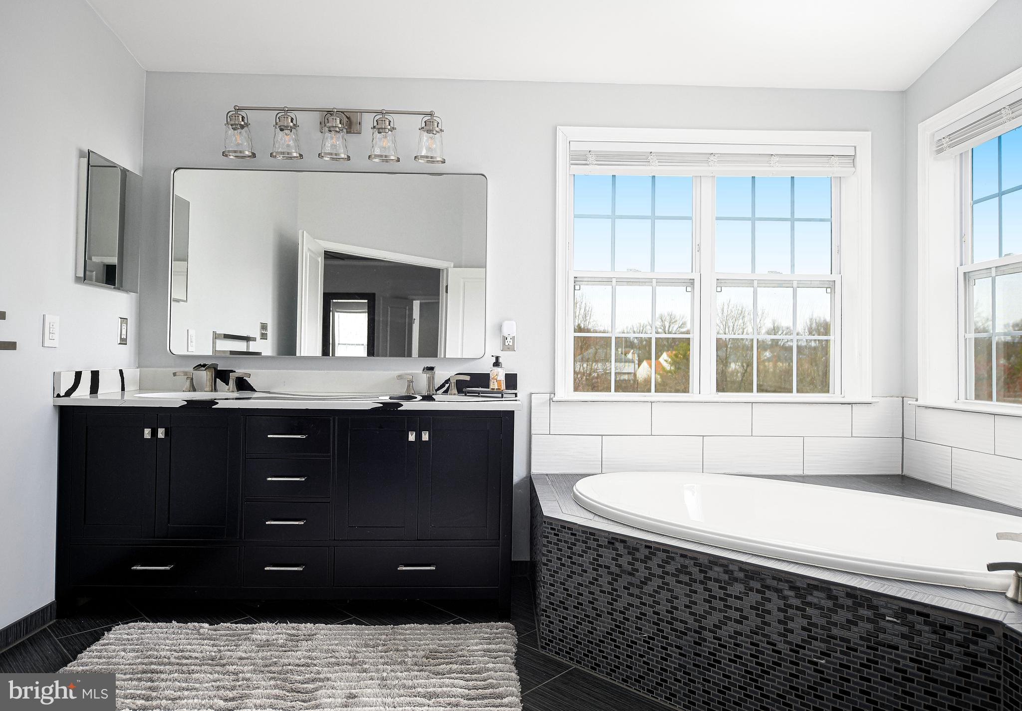 LAUREL RIDGE - Residential