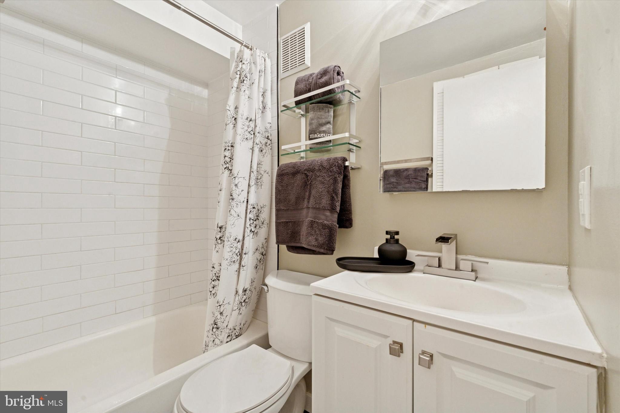 WASHINGTON SQ WEST - Residential