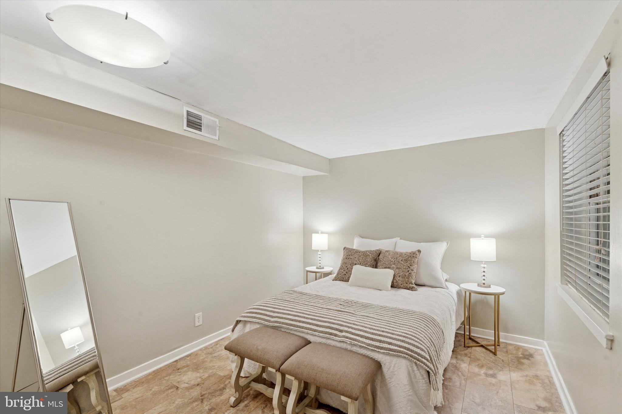 WASHINGTON SQ WEST - Residential