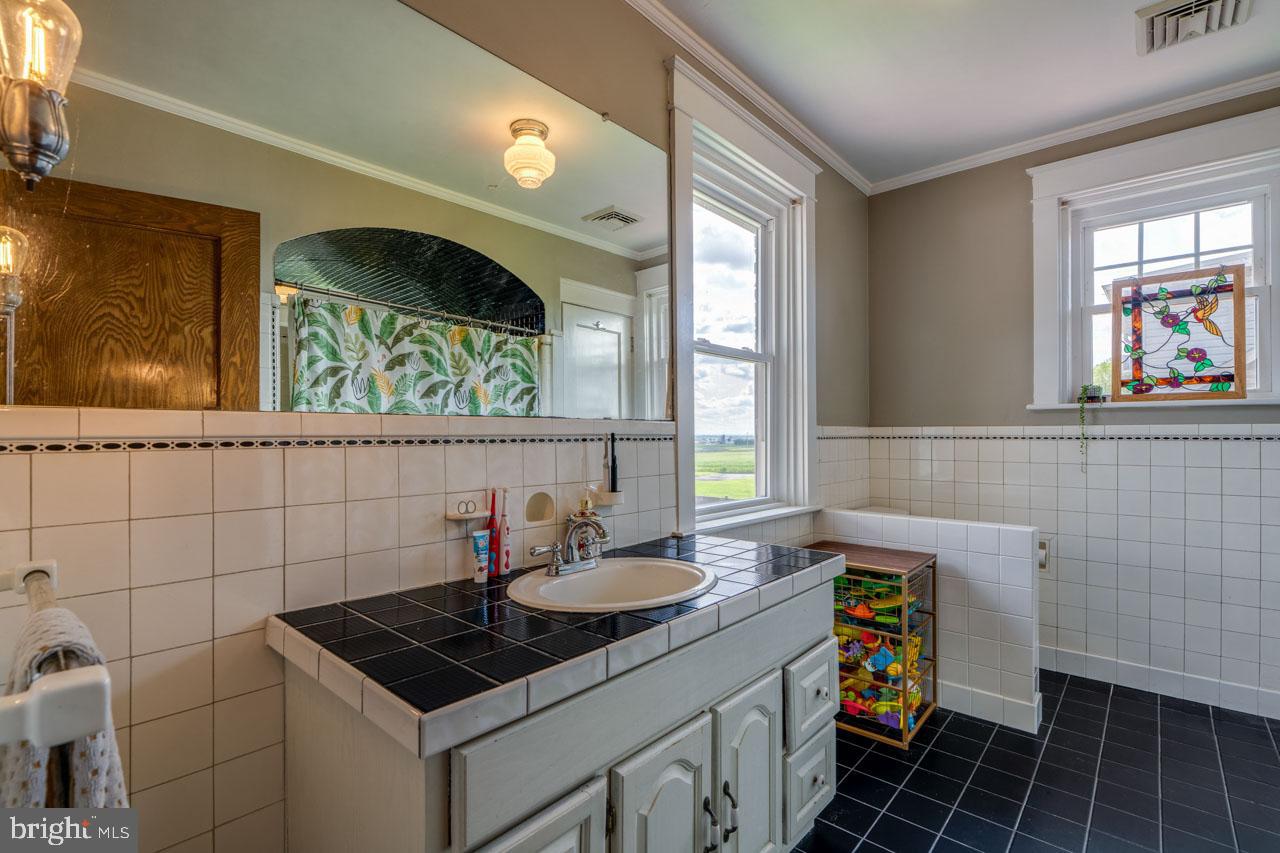 LEACOCK TWP - Residential