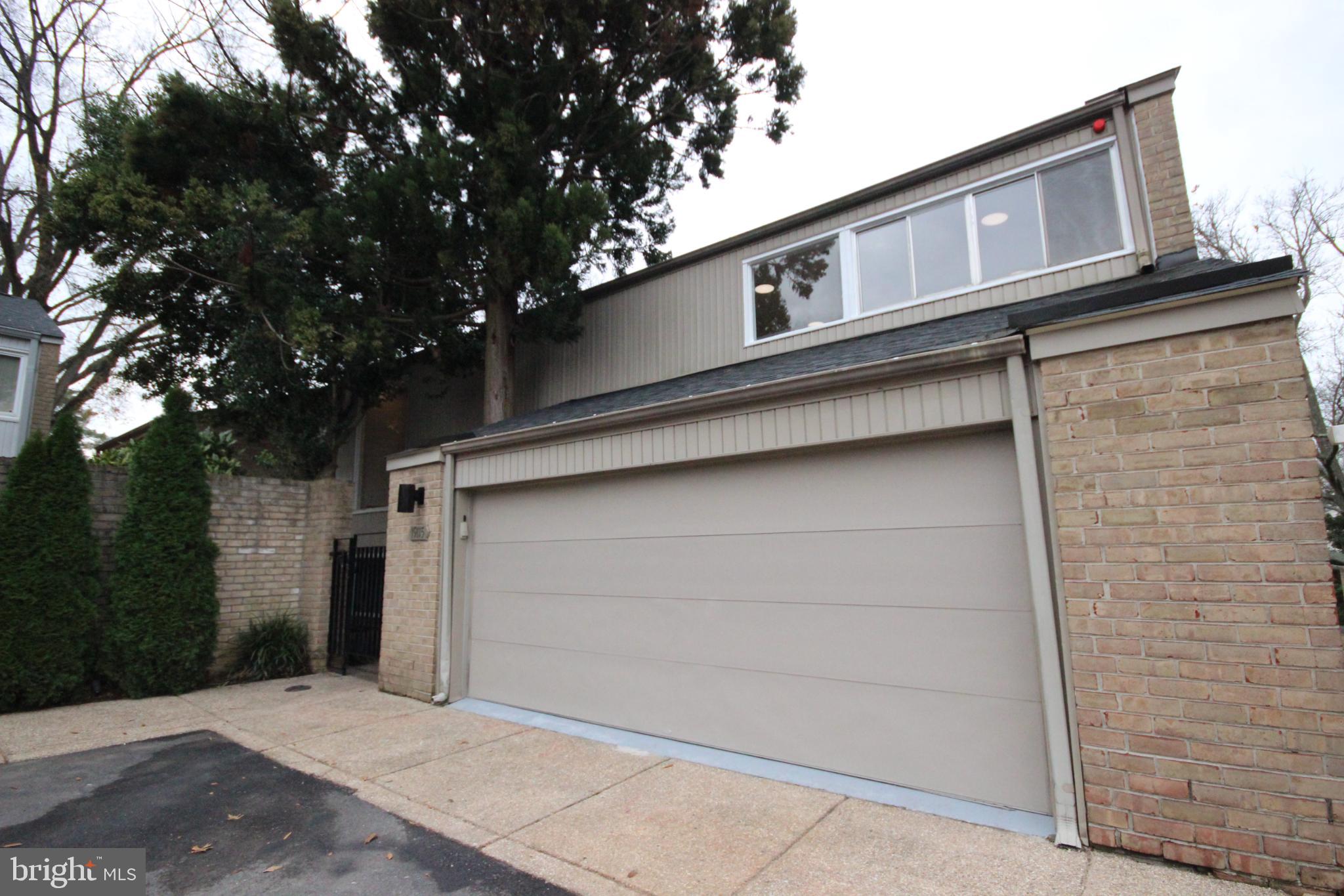 COURTS OF WHETSTONE - Residential