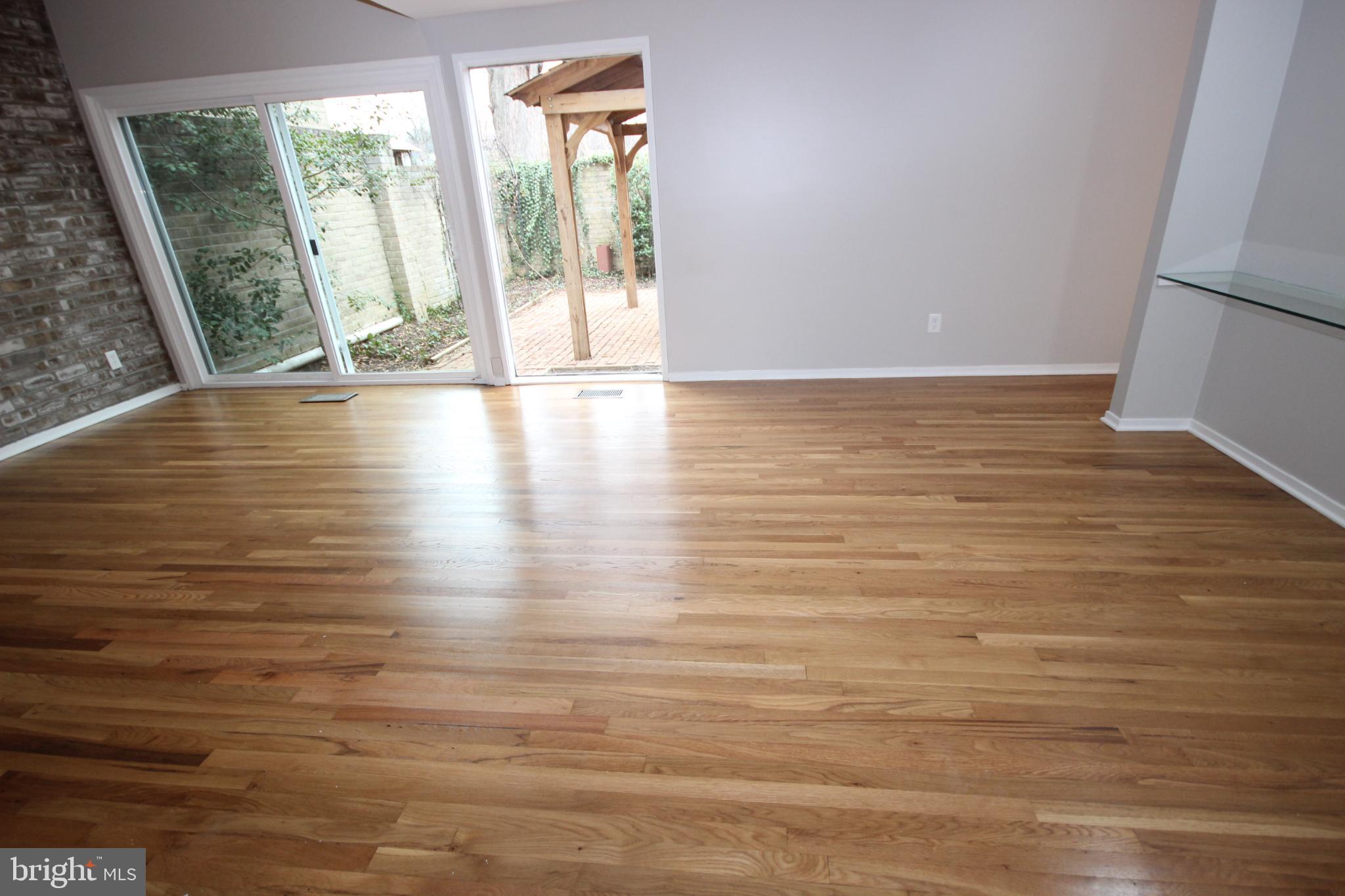 COURTS OF WHETSTONE - Residential