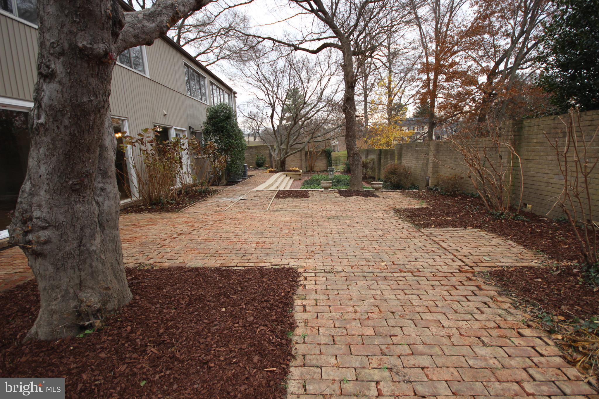 COURTS OF WHETSTONE - Residential