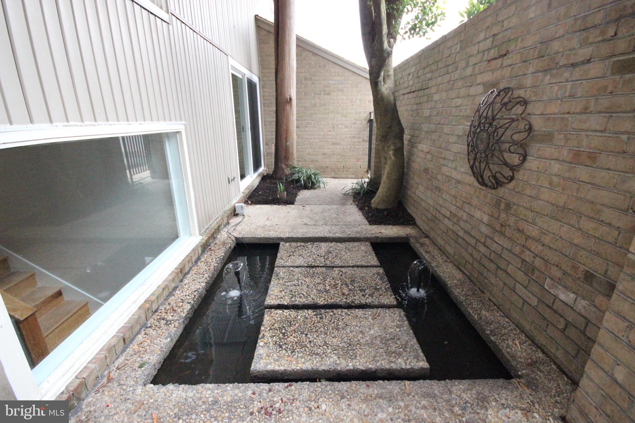 COURTS OF WHETSTONE - Residential