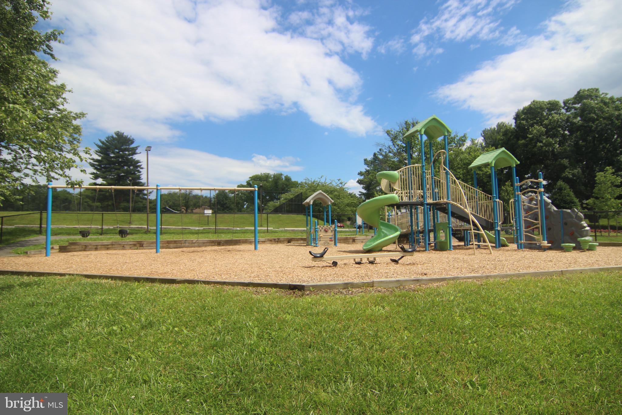 COURTS OF WHETSTONE - Residential