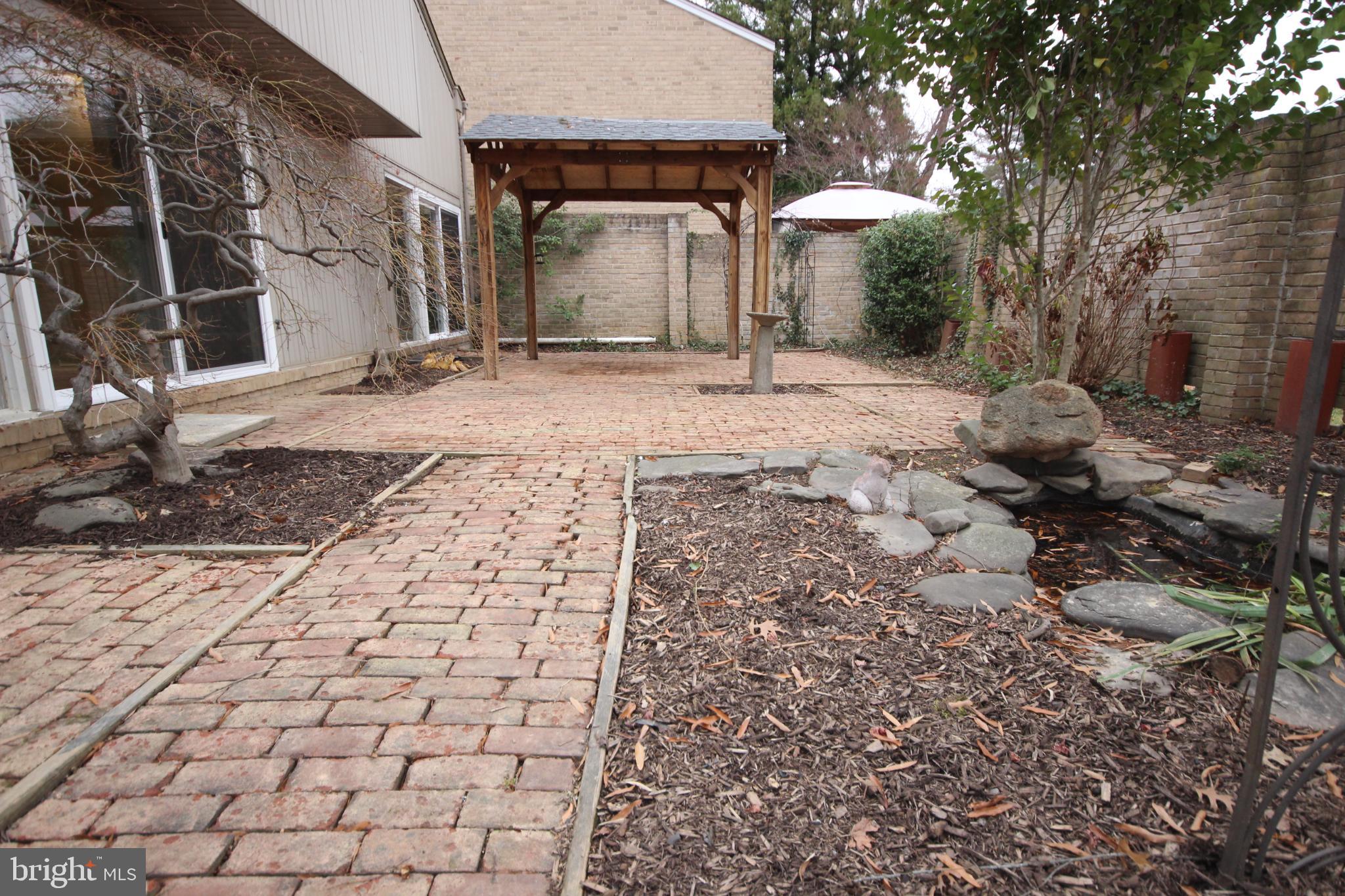 COURTS OF WHETSTONE - Residential