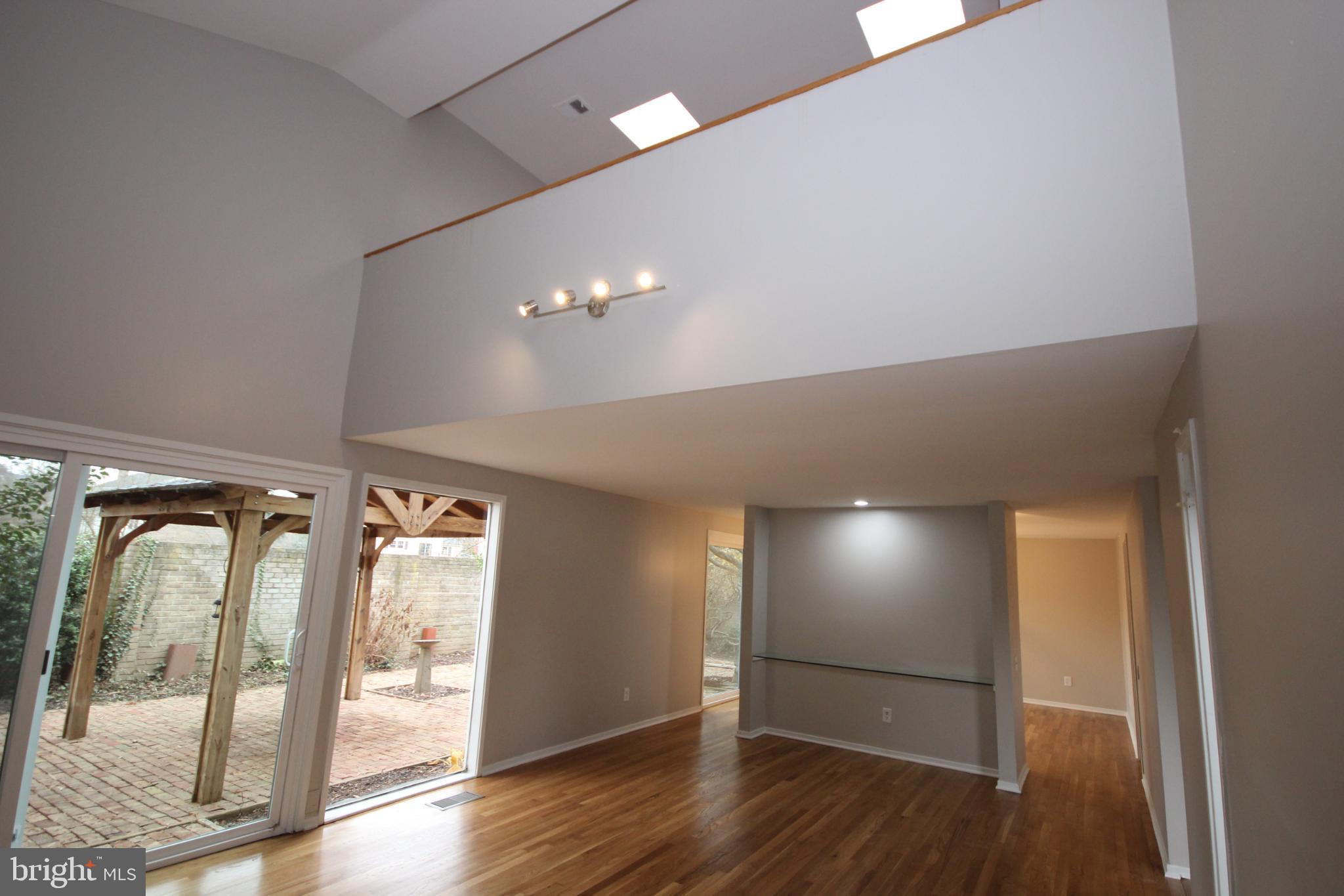 COURTS OF WHETSTONE - Residential