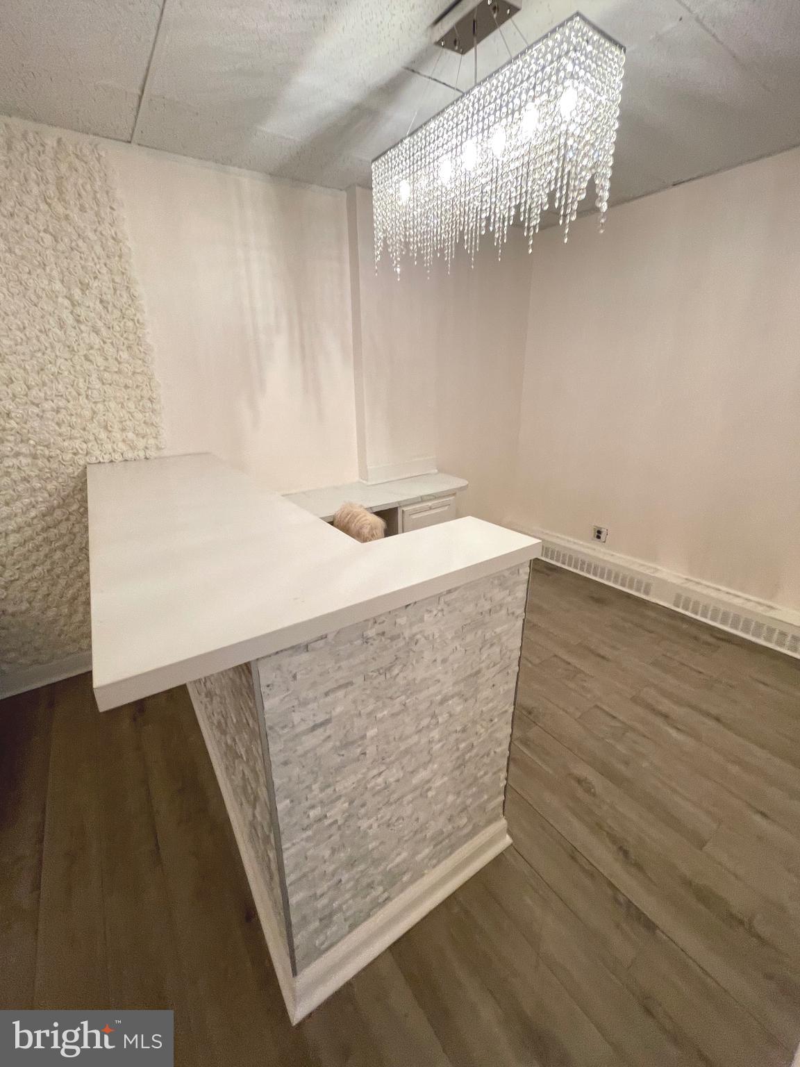 TROLLEY SQUARE - Commercial Sale