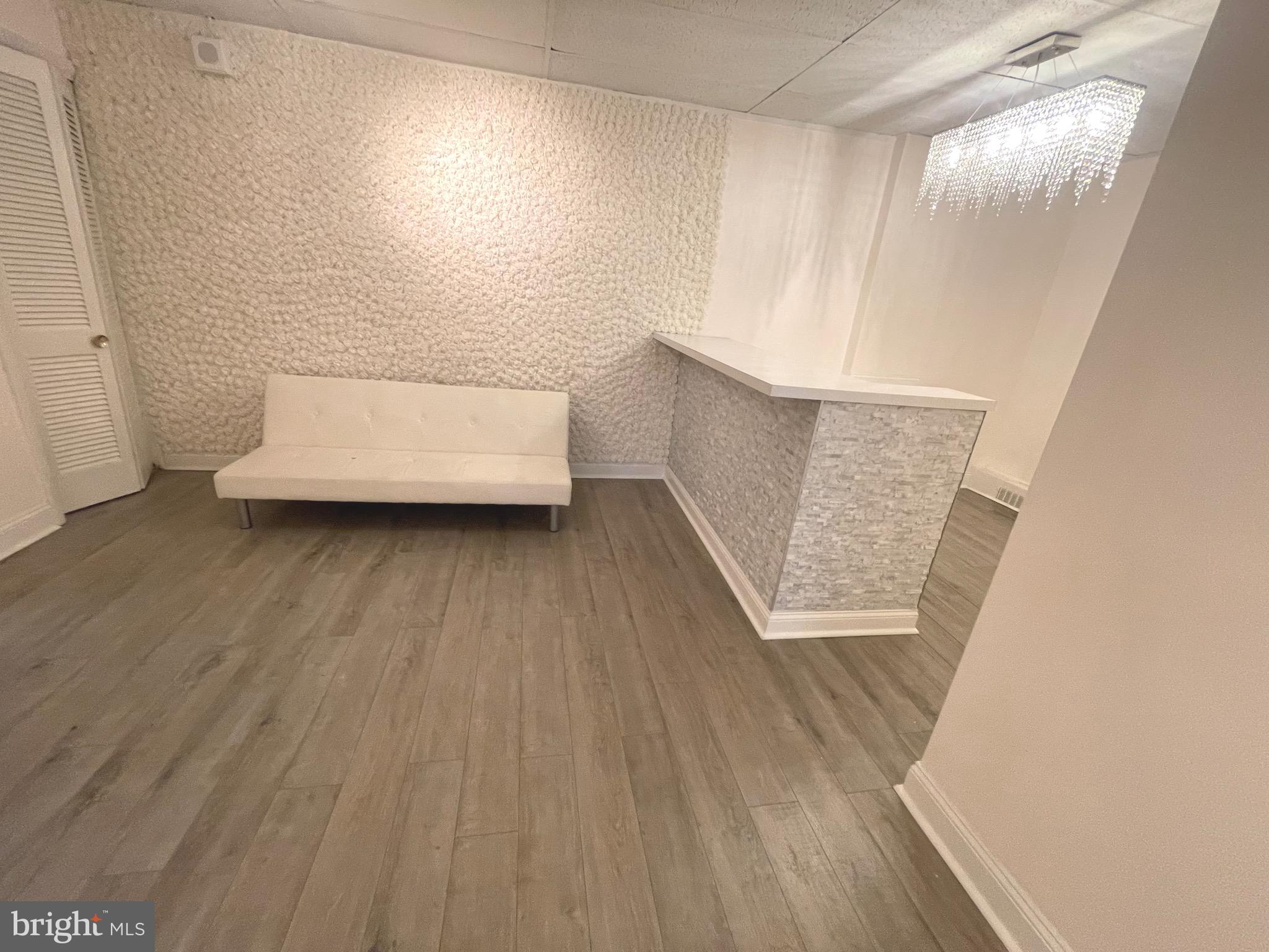 TROLLEY SQUARE - Commercial Sale