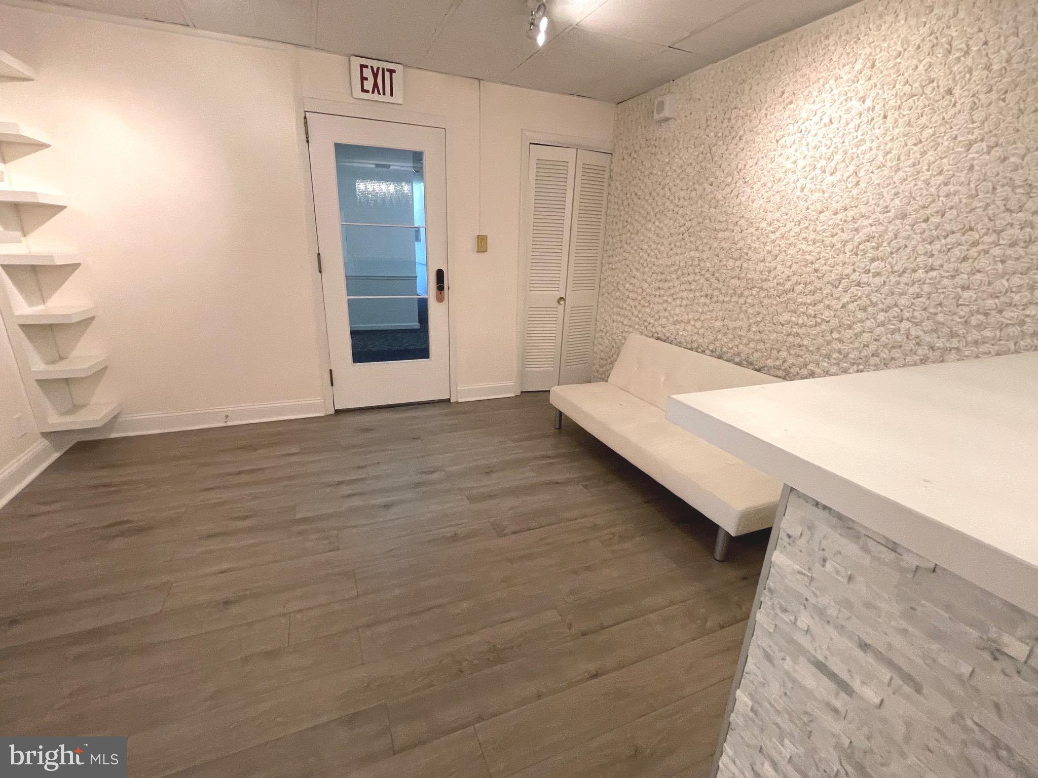 TROLLEY SQUARE - Commercial Sale