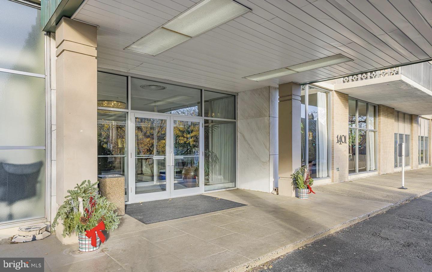 TROLLEY SQUARE - Commercial Sale