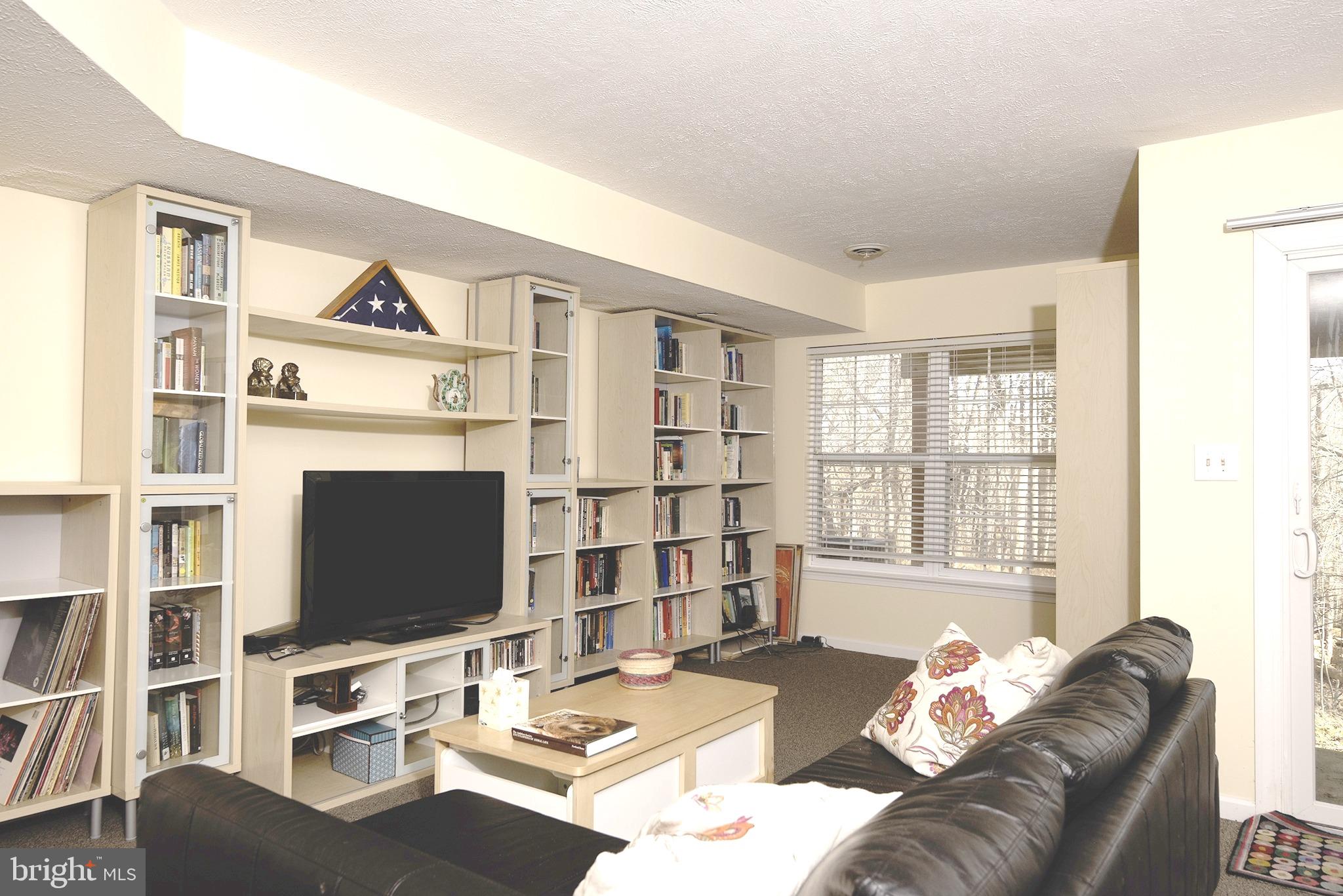 NORTH POINTE - Residential