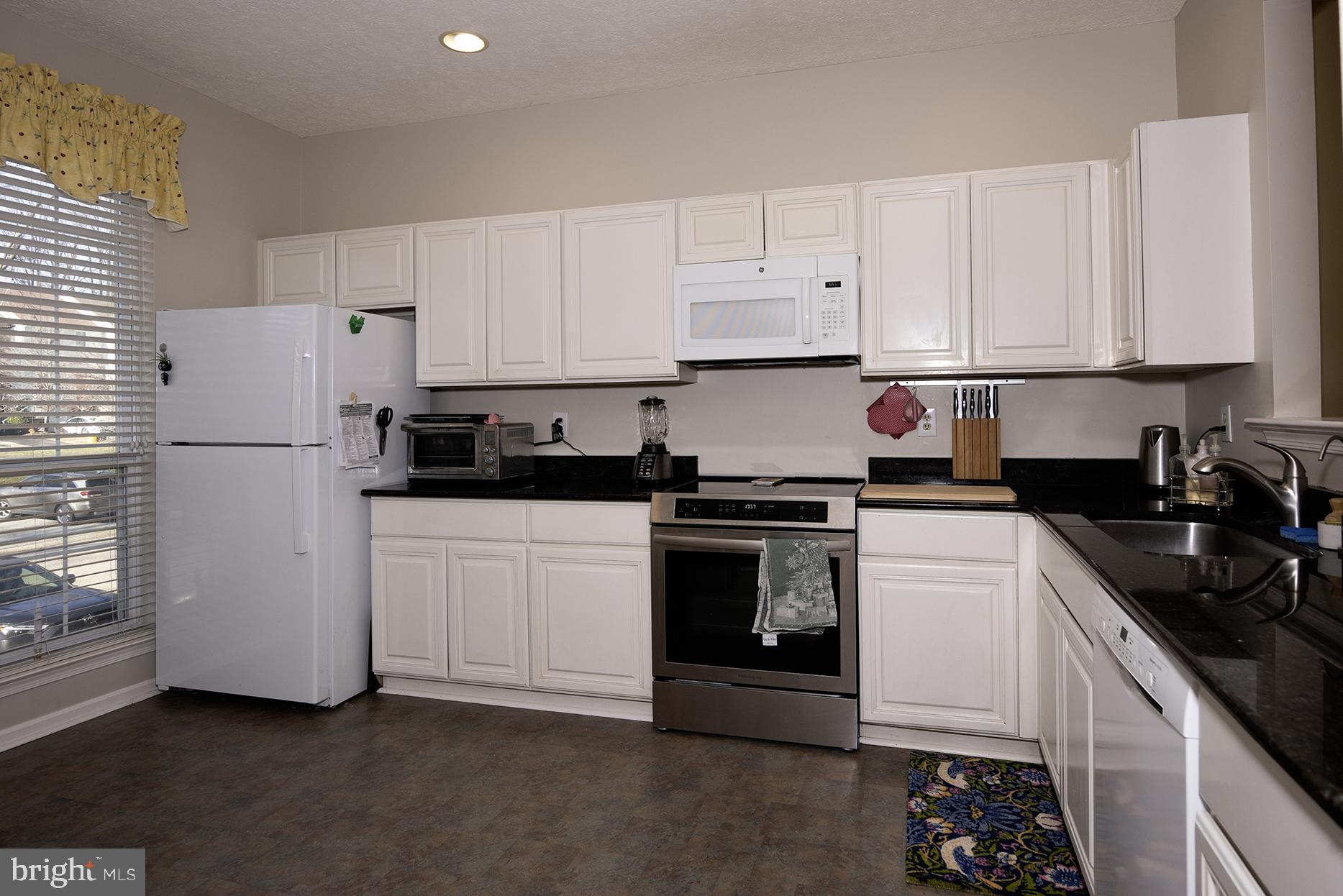 NORTH POINTE - Residential