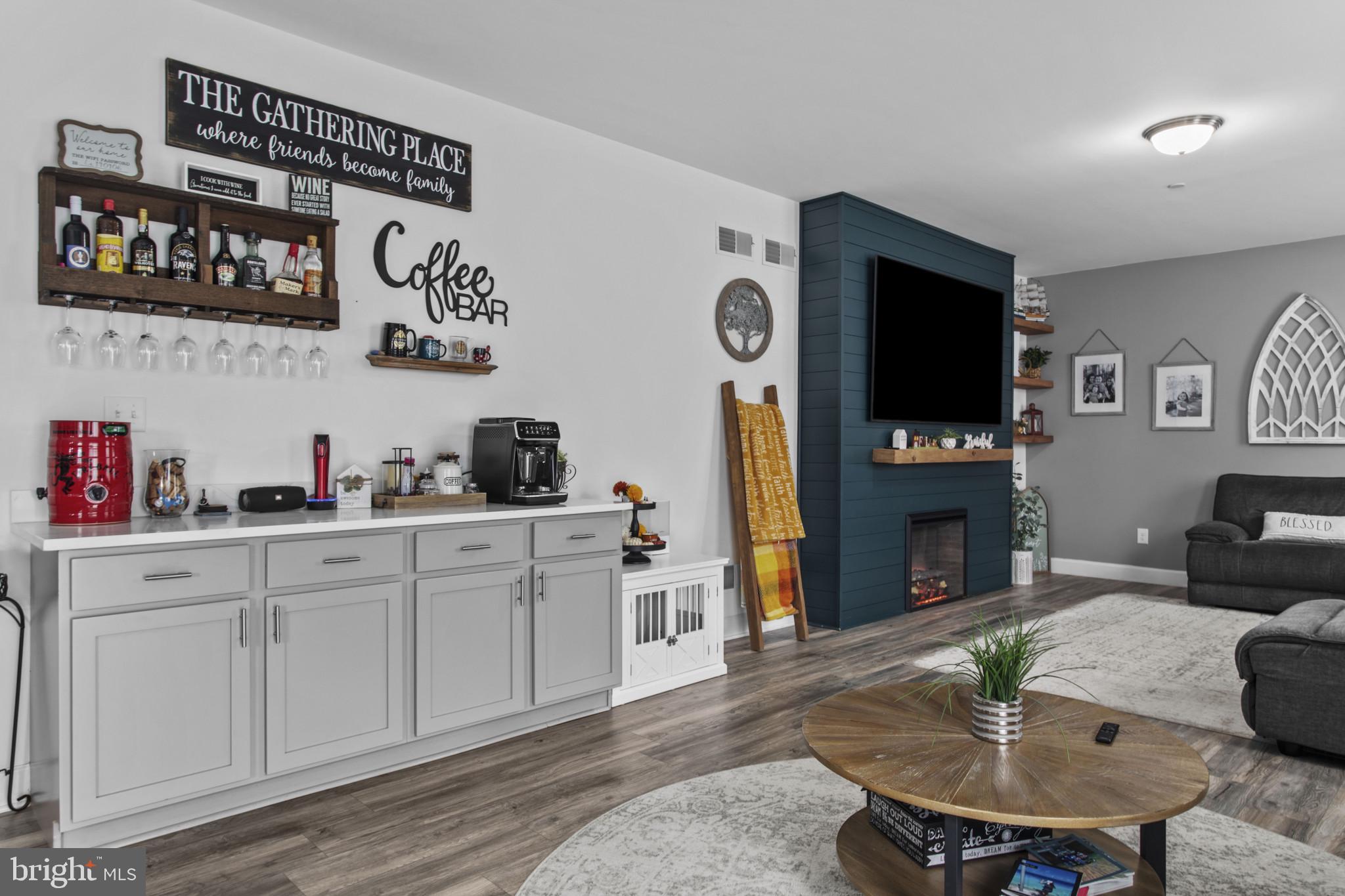 HAMPSTEAD - Residential